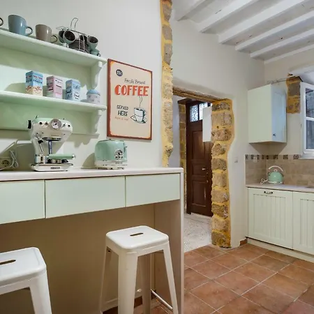 A33 Rhodes Old Town House