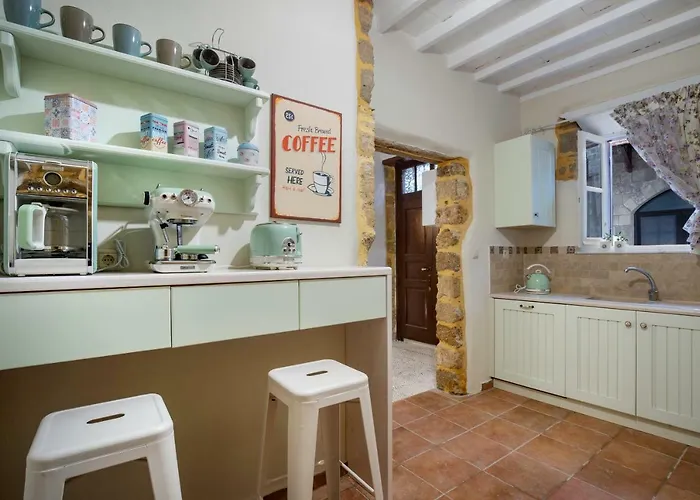 A33 Rhodes Old Town House